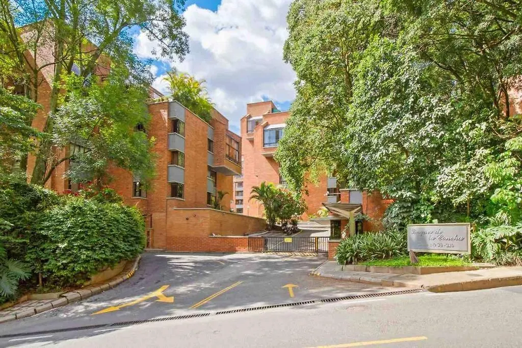 Bosques 8 Pax Apartment Medellin
